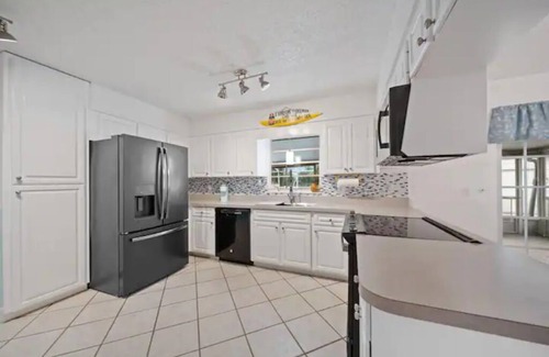 Memphis House | Bliss By The Bay* Heated Pool Home w/Playground