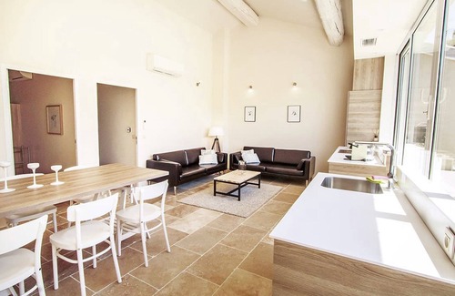 Villeseque-des-Corbieres Apartment | Blissful Stay in Mandourelle