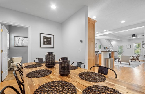 Boyne City House | "Bliss" Modern 8 beds! Sleeps 15! 2 min to beach!