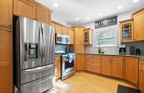 Boyne City House | "Bliss" Modern 8 beds! Sleeps 15! 2 min to beach!
