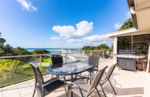 Mangawhai Heads House | Bliss on Breve - Large, spacious and comfortable home with views of the ocean and estuary