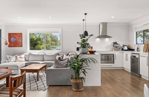 Sanctuary Point House | Bliss on the Basin - Water views