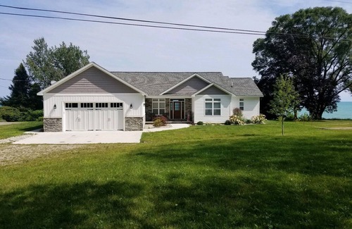 Greenbush House | Bliss On The Bluff- Luxury Lake Huron Vacation Getaway