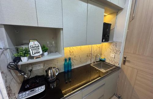 Greater Noida Apartment | Bliss Suites - Near Expo Mart, Gr Noida, Most Hygienic Stay