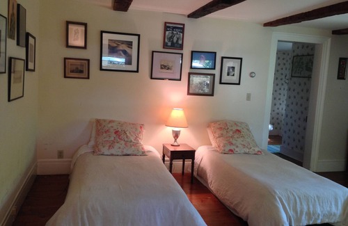 Red Hook Other | Blissful 1848 Farmhouse: AVAILABLE THANKSGIVING 2025