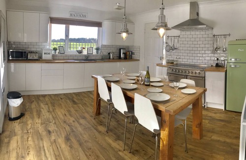 Seahouses House | BLISSFUL BEACH RETREAT TO REST AND RE THINK WHAT REALLY MATTERS ❤️ .sleeps 8