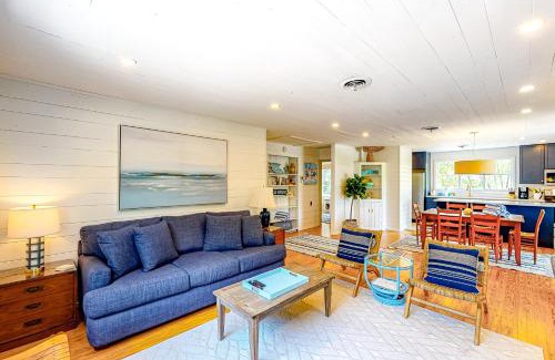 Holmes Beach House | Blissful Beach Retreat