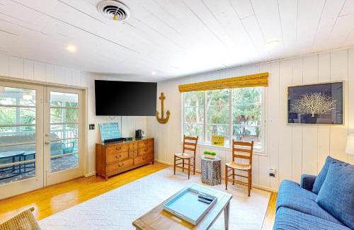 Holmes Beach House | Blissful Beach Retreat
