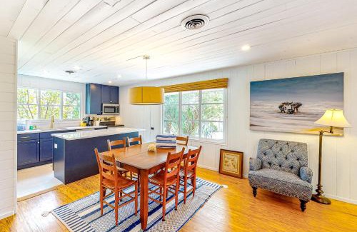 Holmes Beach House | Blissful Beach Retreat