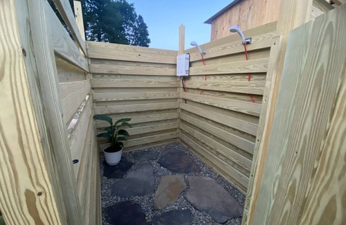 Conneaut Lake House | Blissful Bell Tent Oasis near Pymatuning Lake in Pennsylvania