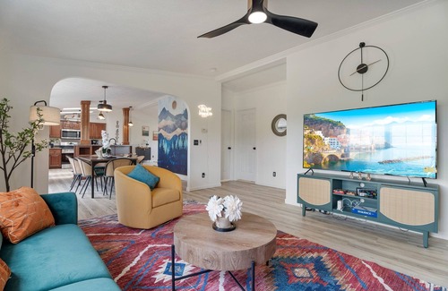 Burdett House | Blissfull cottage with Hot Tub and rolling hills!