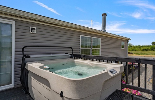 Burdett House | Blissfull cottage with Hot Tub and rolling hills!