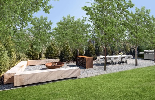 Montauk House | Block from Ditch Plains