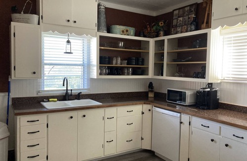 Columbia Falls Cottage | Blocks from downtown and has that country feel. Nestle in Columbia Falls comfort