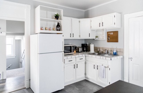 University District Apartment | Blocks from River & DT Missoula! University apt now offering mid-term rentals!