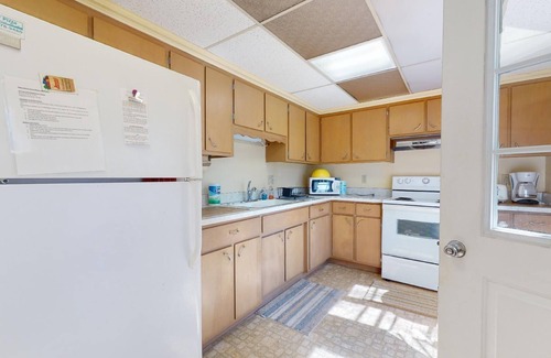 Mill Creek Cottage | Blocks To Beach Golf Tennis Park & Lake MI Sunsets