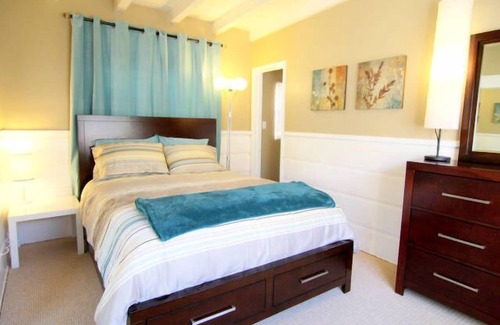 Ocean Beach Cottage | Blocks to the beach! Ocean Beach Oasis!