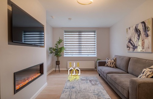 Central Aberdeen Apartment | Bloomfield Residence - SJA Stays - Luxury 2 Bed