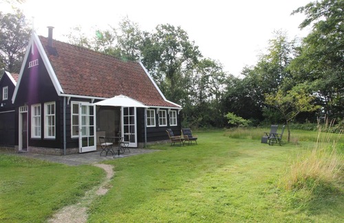 Municipality of Bergen Cottage | Blooming Cottage - One Bedroom Cottage, Sleeps 2