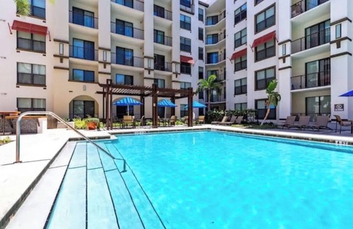Carver City - Lincoln Gardens Apartment | Blooming Journey Tampa Bay Central Location! n1bedroom 1bath private balcony.n