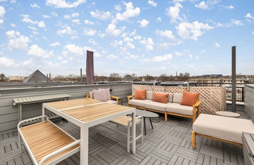 Bloomingdale House | Bloomingdale Townhouse | Rooftop and EV Parking