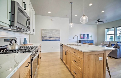 Bloomington House | Bloomington Club - Pool - Hot Tub - Golf - EV Charger