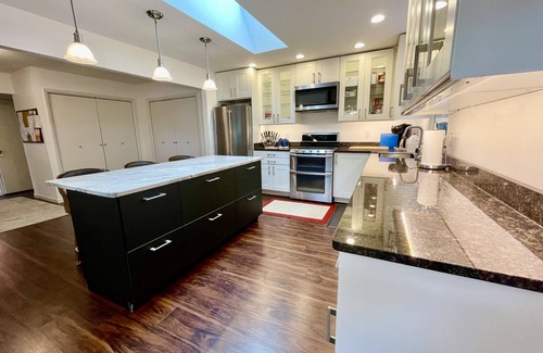 Bloomington Apartment | Bloomington Indiana Rental- 3BR/2BA Apartment in upper level of duplex