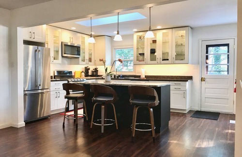 Bloomington House | Bloomington Indiana Rental- Entire House - 5 Bedrooms and 3 full bathrooms