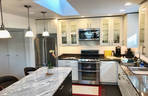 Bloomington House | Bloomington Indiana Rental- Entire House - 5 Bedrooms and 3 full bathrooms