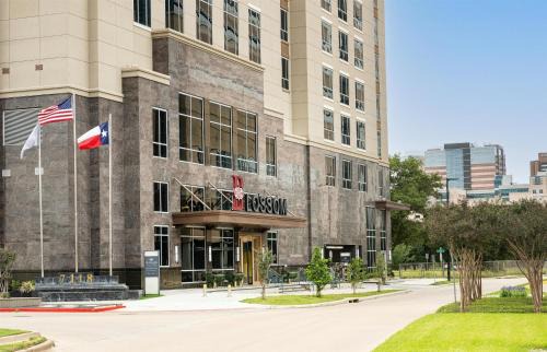 Texas Medical Center Hotel | Blossom Hotel Houston, Curio Collection by Hilton
