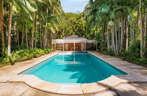 Bonville House | Blossom is a country house studio set amid beautiful classic country gardens in Bonville.