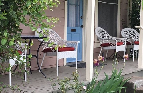 Historic Railroad District House | BLOSSOM VIEW COTTAGES - Charming Home near OSF Plaza and Downtown