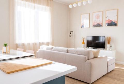 Lesa Apartment | Blu Iris - Deluxe apartment with jacuzzi