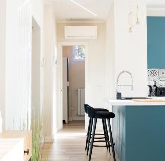 Lesa Apartment | Blu Iris - Deluxe apartment with jacuzzi