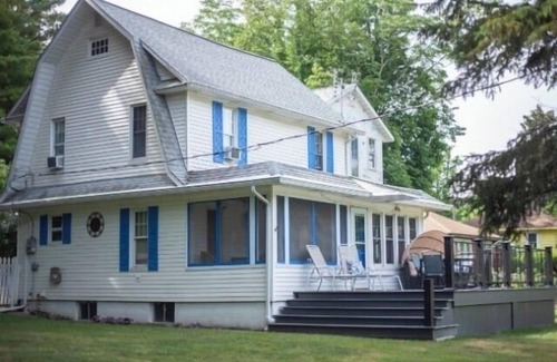 Lake Michigan Beach House | Blu Shutter Beach House - Best location for a Vacation!