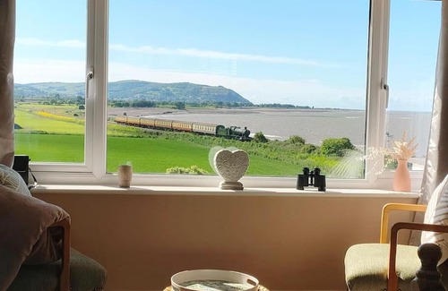 Blue Anchor Apartment | Blue Anchor House - Seaview, Hot Tub Apartments