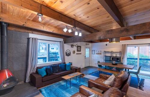 Pioneer Trail House | Blue Bear Cabin - EV Charger + Family Friendly!