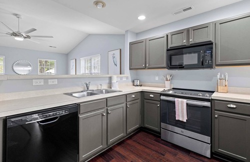 Charleston House | Blue Belle - Across from Pool near Credit One