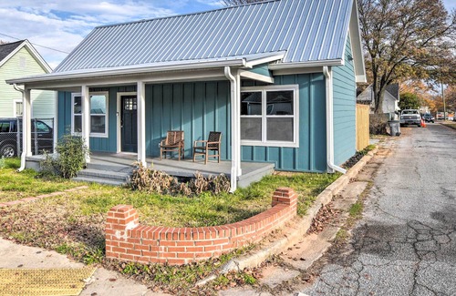 Dunean House | 'Blue Bird Bungalow' - 3 Mi to Main St!