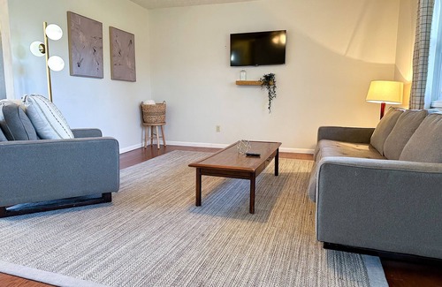 St. Robert House | Blue bird inn-mins from FLW