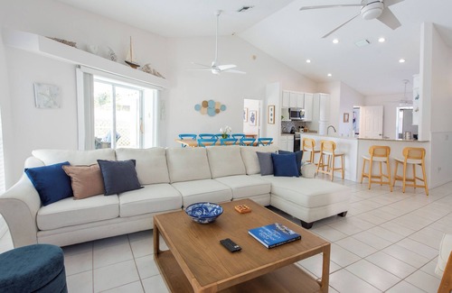 Florida Ridge House | Blue Breeze Retreat: 4B House with Pool, BQ & Game Room in Vero Beach