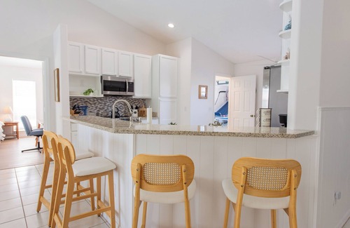 Florida Ridge House | Blue Breeze Retreat: 4B House with Pool, BQ & Game Room in Vero Beach