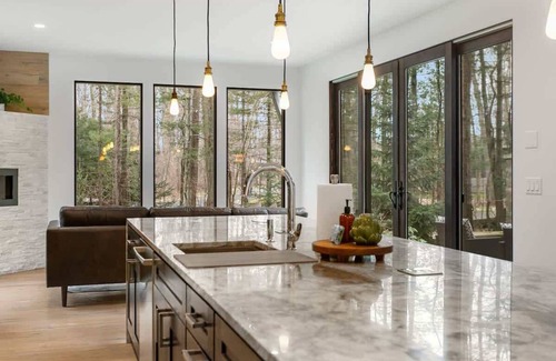 Saugatuck House | Blue Cedar | 5 BR | Lake Access | Hot Tub