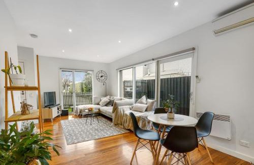 Williamstown House | Blue Chip Williamstown Beach Bay Townhouse