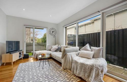 Williamstown House | Blue Chip Williamstown Beach Bay Townhouse
