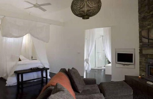 Shepherds Flat Villa | Blue Cliffs Dreaming Spa Villa