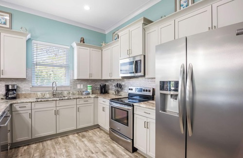 Crystal Beach House | Blue Coconut: Private Pool, 6-Seater Golf Cart, Steps to Beach