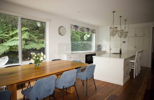Rye House | Blue Costal Haven Retreat - With Swimming Pool