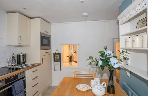 Beaumaris Cottage | BLUE COTTAGE, family friendly, country holiday cottage in Beaumaris