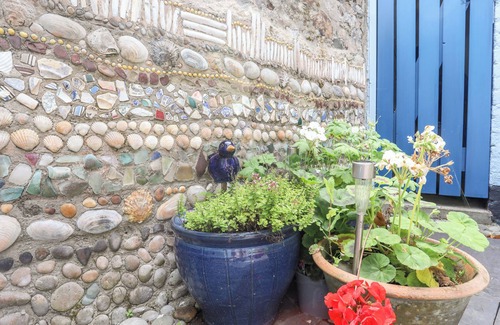 Beaumaris Cottage | BLUE COTTAGE, family friendly, country holiday cottage in Beaumaris